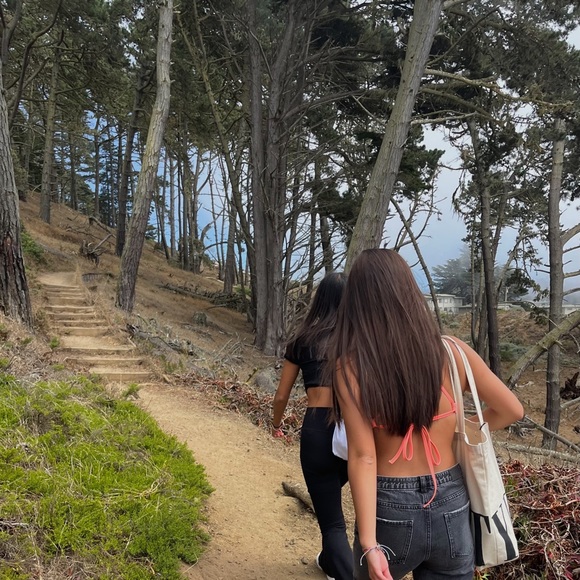 Meet your Posher, Kylie - Picture 1 of 1